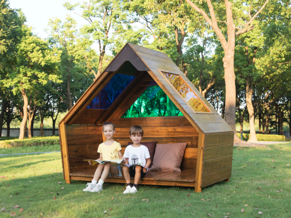 Legehus, hyggehule med vinduer